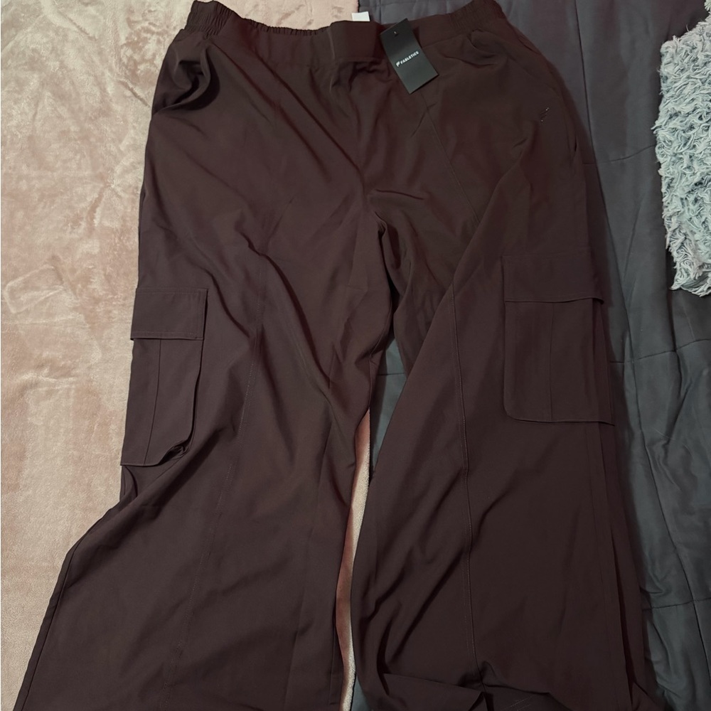 Women Cargo Pants in Dark purple FABLETICS